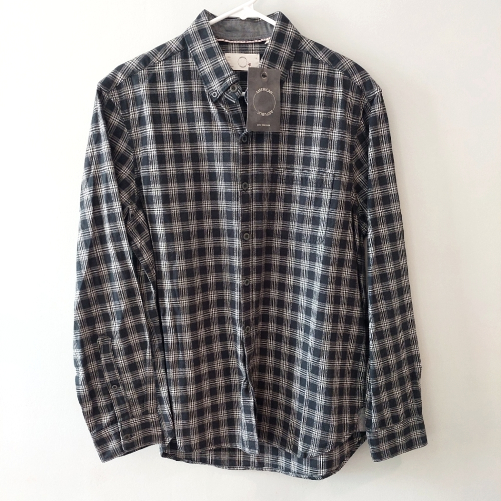 American Republic button-up shirt Medium blue white plaid long sleeve collared